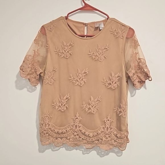 Forever 21 Tops - Forever 21 Collection  floral embroidered beige blush overlay lined Medium EUC